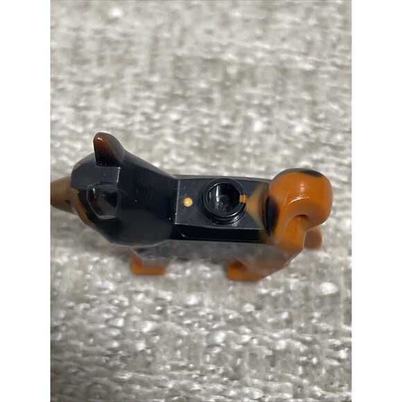 Lego Jurassic World Minifigure Animal RED the Husky Dog from set 75935 - Picture 6 of 7